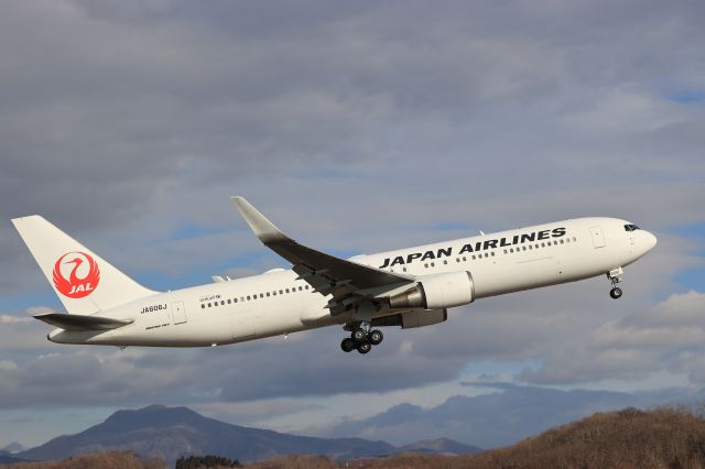 BOEING 767-300 (JA606J) - December 11th 2021:HKD-HND.