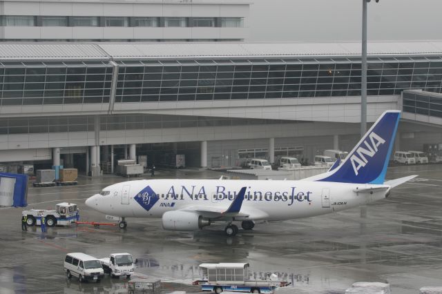 Boeing 737-700 (JA10AN)