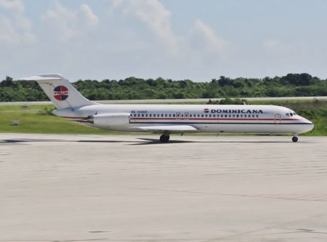 McDonnell Douglas DC-9-30 (HI869) - First version of this airline!