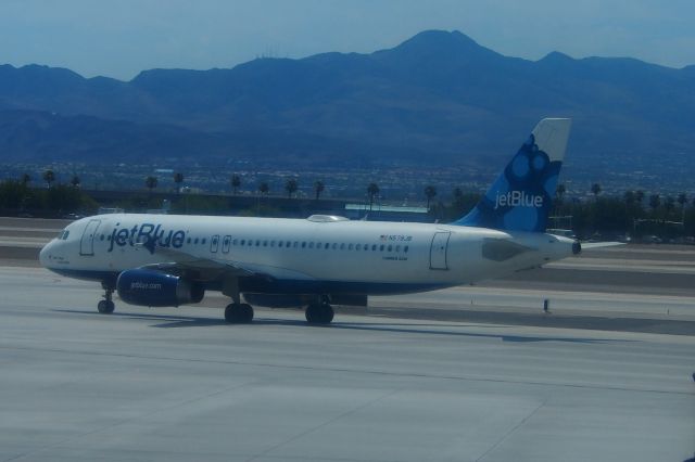 Airbus A320 (N579JB)