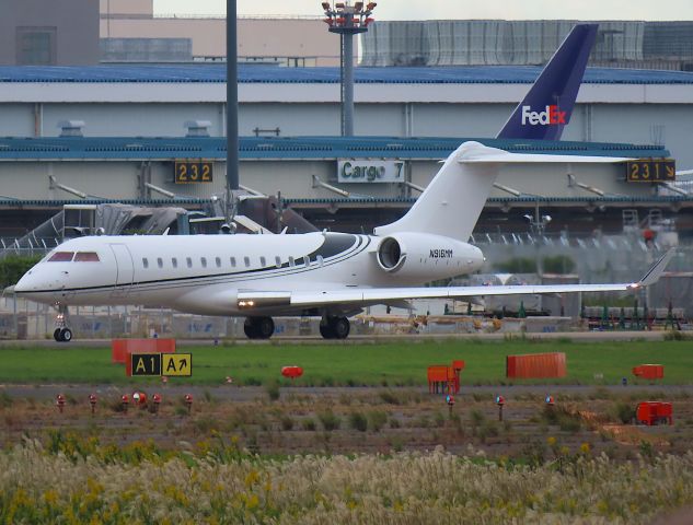 Bombardier Global Express (N916MM) - Photo taken on October 16, 2021.