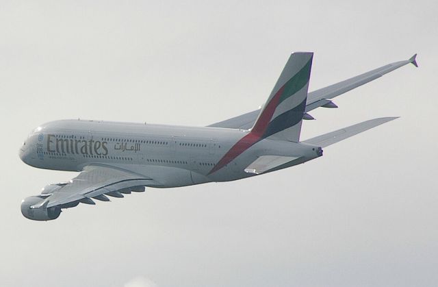 Airbus A380-800 (A6-EEZ)