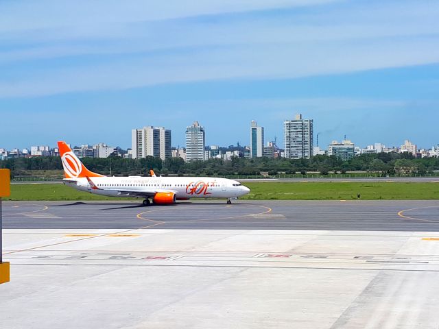 Boeing 737-800 (PR-GXM)