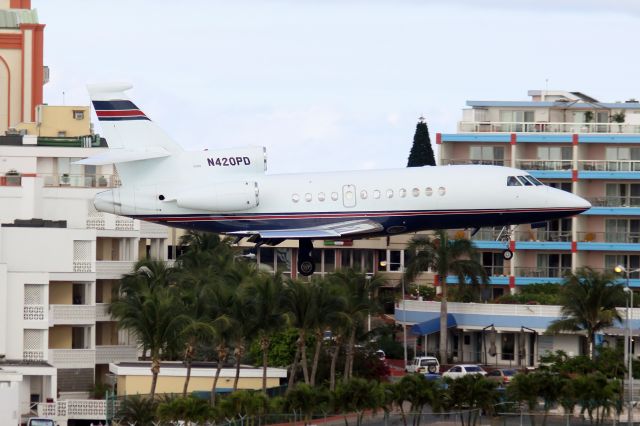 Dassault Falcon 900 (N420PD)