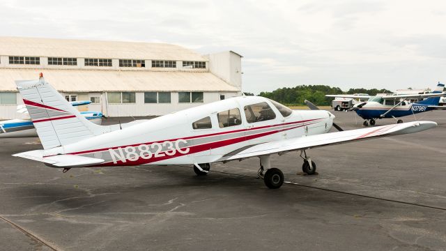 Piper Cherokee (N8823C)