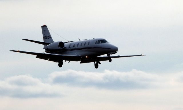 Cessna Citation Excel/XLS (N657QS) - On final is this 2006 Cessna Citation Excel/XLS in the Winter of 2018.