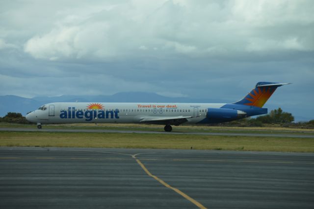 McDonnell Douglas MD-88 (N403NV)