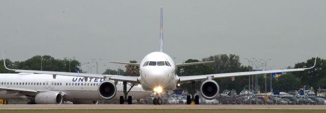 Airbus A320 (N227FR)