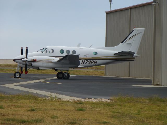 Beechcraft King Air 90 (N73PH)