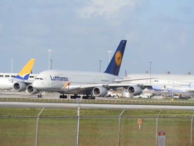 Airbus A380-800 (D-AIMD)