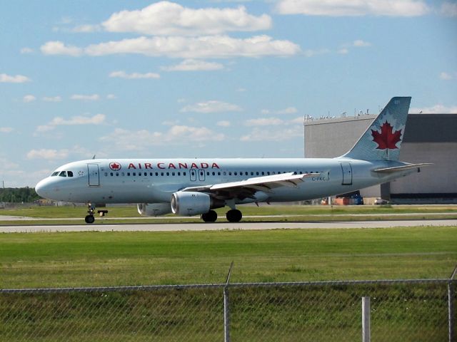 Airbus A320 (C-FKCO)