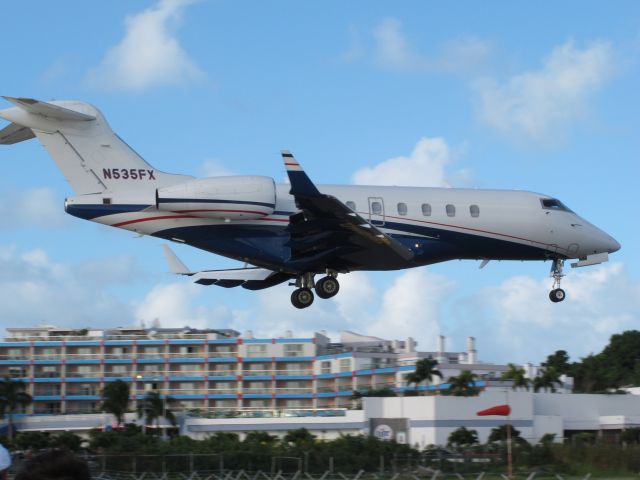 PEREGRINE PJ-3 Falcon (N535FX) - Landing at Princess Juliana, Sint Maarten - December 24, 2011