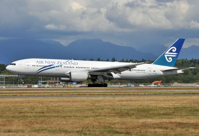 Boeing 777-200 (ZK-OKB)