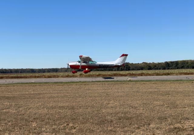 Cessna Skyhawk (N24GV)