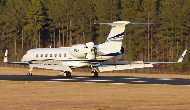 Gulfstream Aerospace Gulfstream V (N13J)