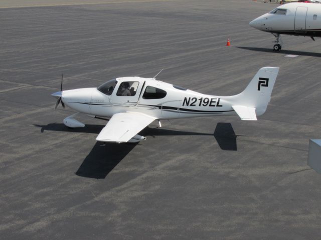 Cirrus SR-20 (N219EL) - Off the deck at PAPPS at KBAF 8-10-2017