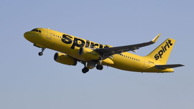 Airbus A320 (N694NK) - Departing LAX on 25R