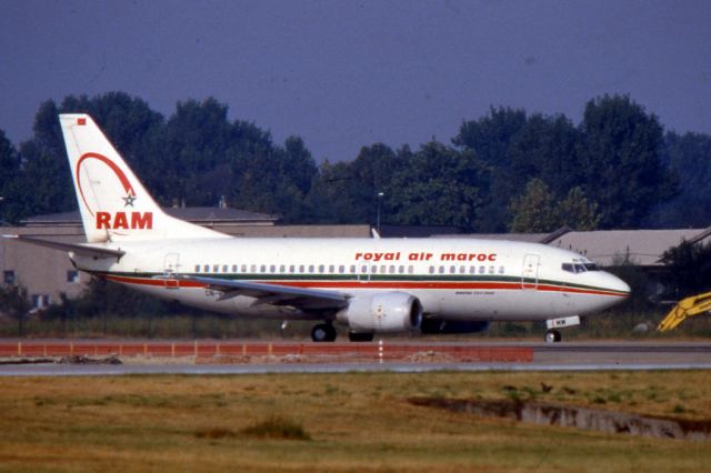 Boeing 737-500 (CN-RMW)