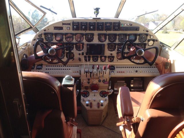 Beechcraft 18 (N930R)