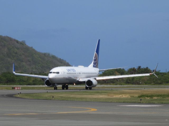 Boeing 737-800 (N24212)