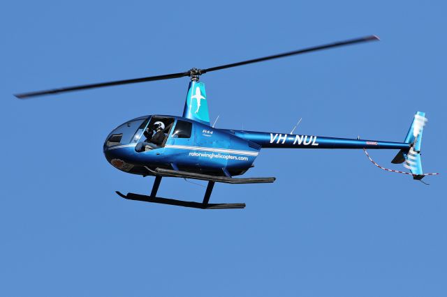 Robinson R-44 (VH-NUL)