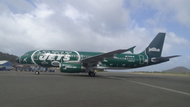 Airbus A320 (N746JB)