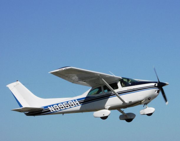 Cessna Skylane (N9959H) - Taking off RWY 6