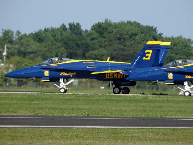 McDonnell Douglas FA-18 Hornet (16-3438)