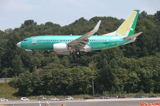 Boeing 737-700 (N1779B)