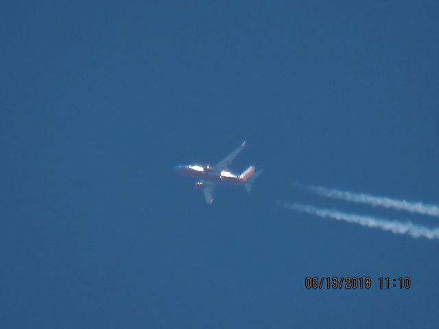 Boeing 737-700 (N7701B)