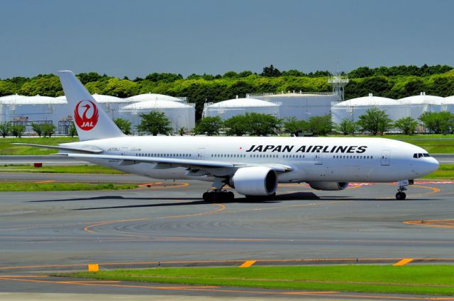Boeing 777-200 (JA706J) - 2014