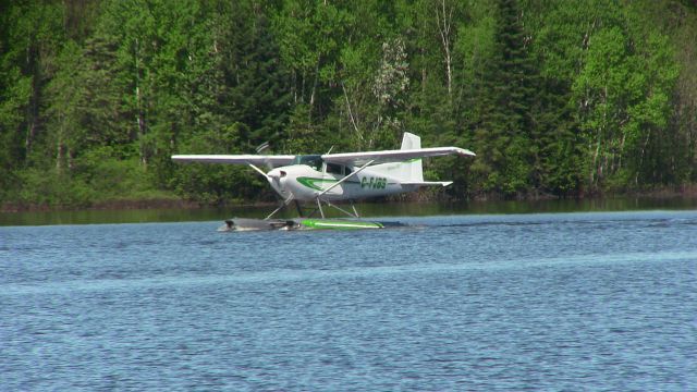 C-FJBS — - Je regardais cet hydravion se préparant pour un décollage à la rivière Piché le 6 juin 2014 l'avant-midi.