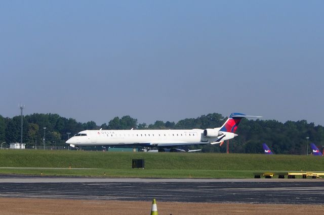 Canadair Regional Jet CRJ-200 (N337PQ)