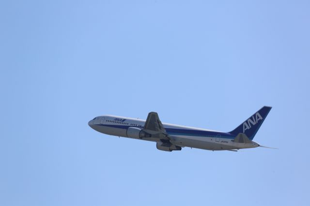 BOEING 767-300 (JA8289)