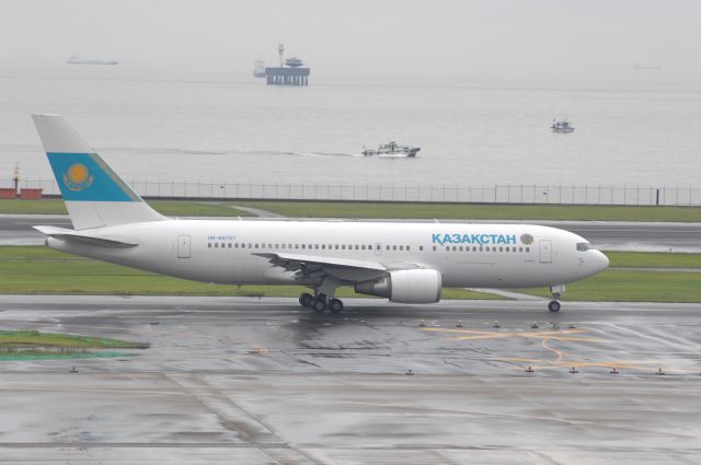 BOEING 767-200 (TSO6701) - Taxi at Haneda Intl Airport on 2008/6/21 Kazakhstan Gvmt