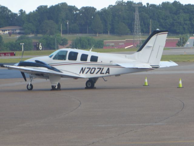 Beechcraft Baron (58) (N707LA)