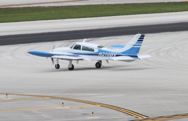 Cessna 310 (N310BV)