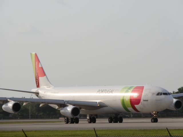 Airbus A340-300 (CS-TOA)