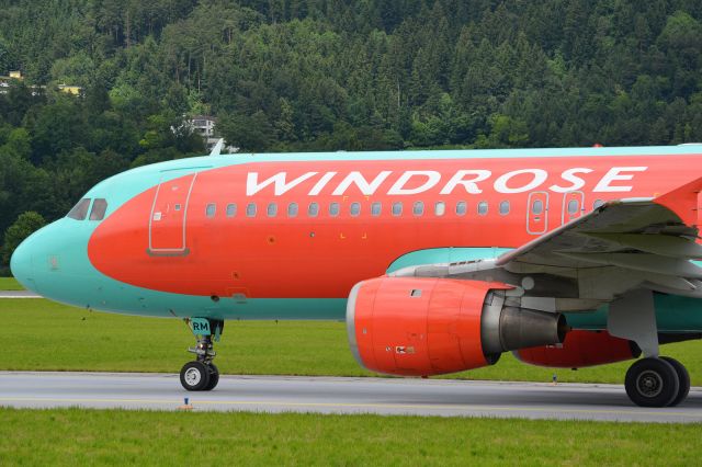 Airbus A320 (UR-WRM)