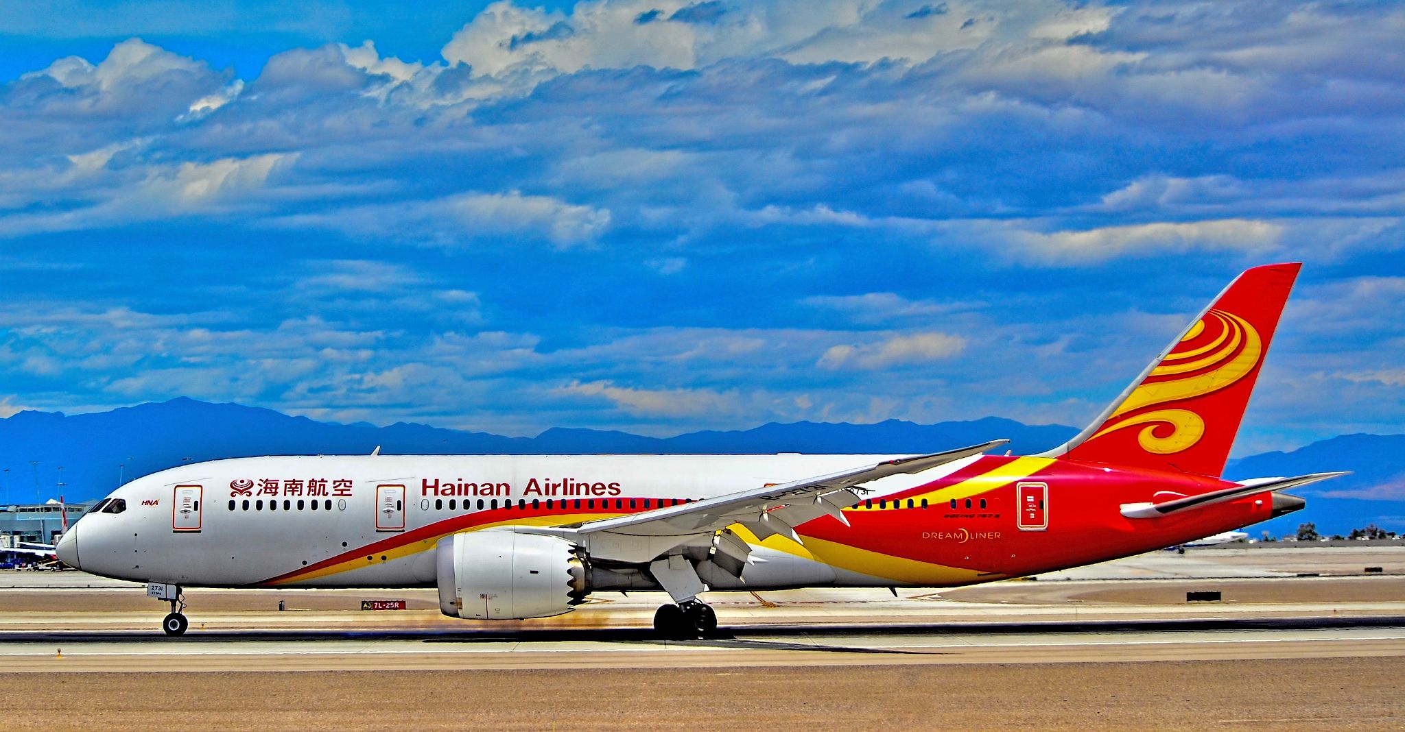 Boeing 787-8 (B-2731) - B-2731 Hainan Airlines 2013 Boeing 787-8 Dreamliner - cn 34945 / 131 - Las Vegas - McCarran International Airport (LAS / KLAS)br /USA - Nevada May 17, 2017br /Photo: Tomás Del Coro