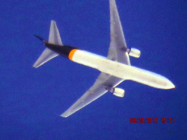 BOEING 767-300 (N359UP)