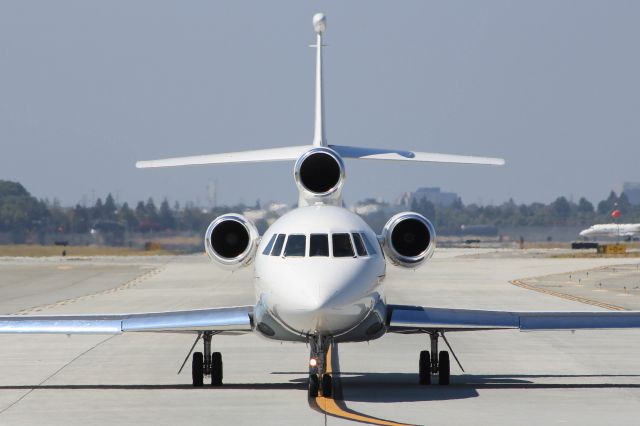 Dassault Falcon 900 (N2BD)