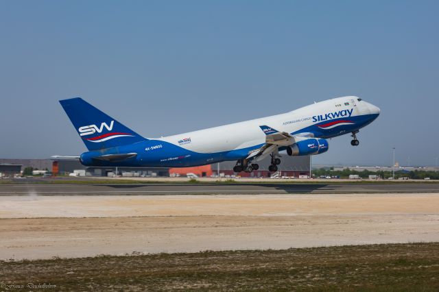 Boeing 747-200 (4K-SW800)