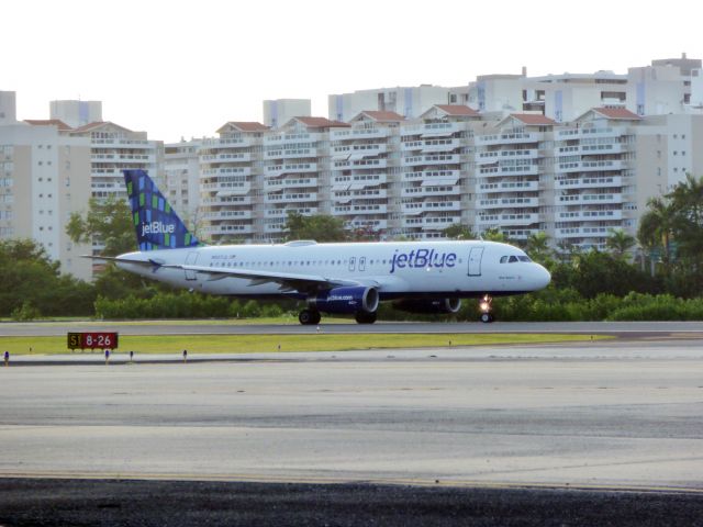 Airbus A320 (N527JL) - Blue Bayou ready for take off from SJU runway 8 to Ronald Reagan Washington National Airport (DCA)