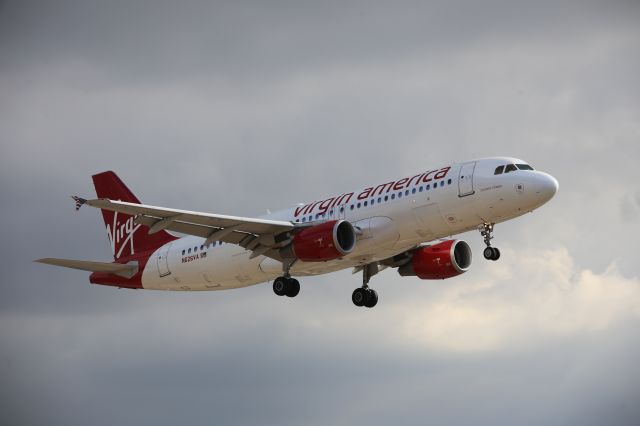 Airbus A320 (N626VA)