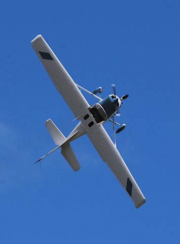 Cessna 152 (VH-UNP)