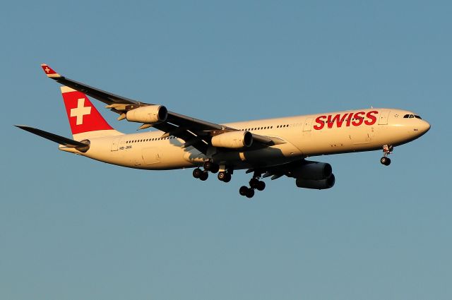 Airbus A330-300 (HB-JMA) - 'Swiss 52' arriving from Zurich