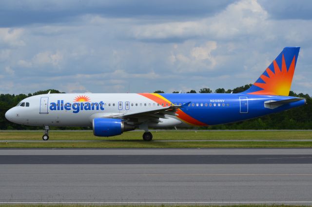 Airbus A320 (N258NV) - taxiing at KJQF - 7/2/18