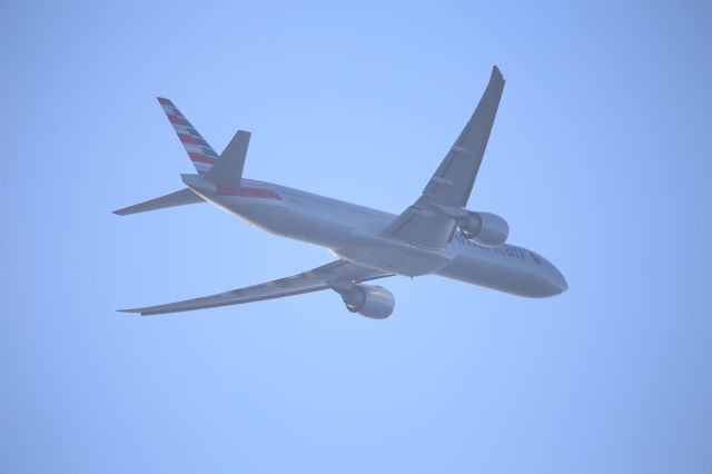 BOEING 777-300ER (N718AN)