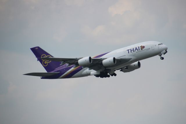 Airbus A380-800 (HS-TUD)